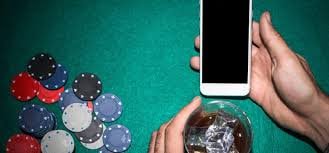Pemain fun77bet menikmati permainan sportsbook, slot online dan live casino dengan mudah dari perangkat mobile